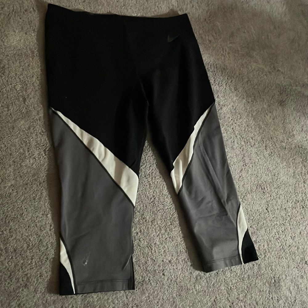 Nike crop leggings with mesh